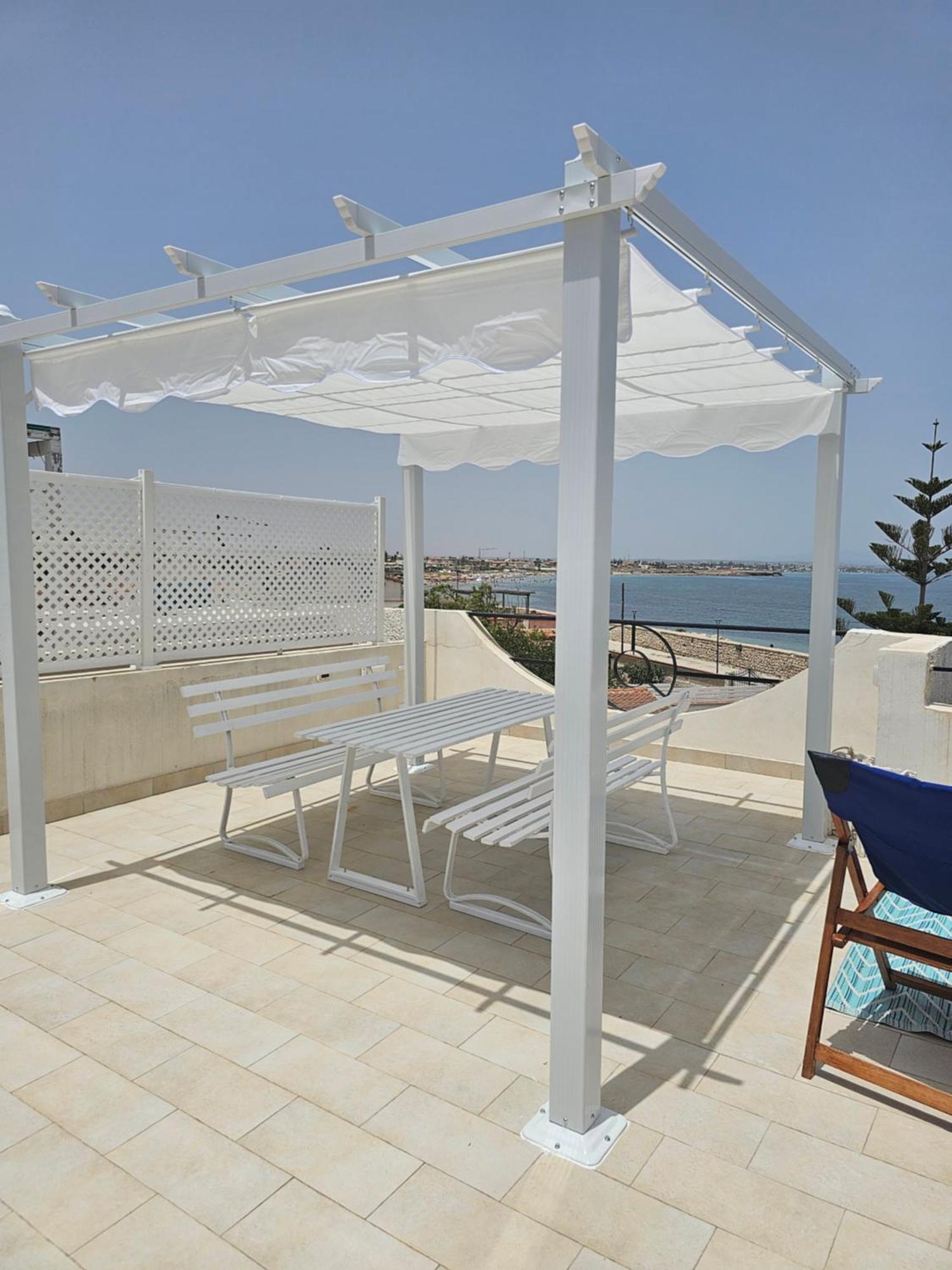 Seahorse In Marzamemi, Una Terrazza Sul Mare Apartment Room photo